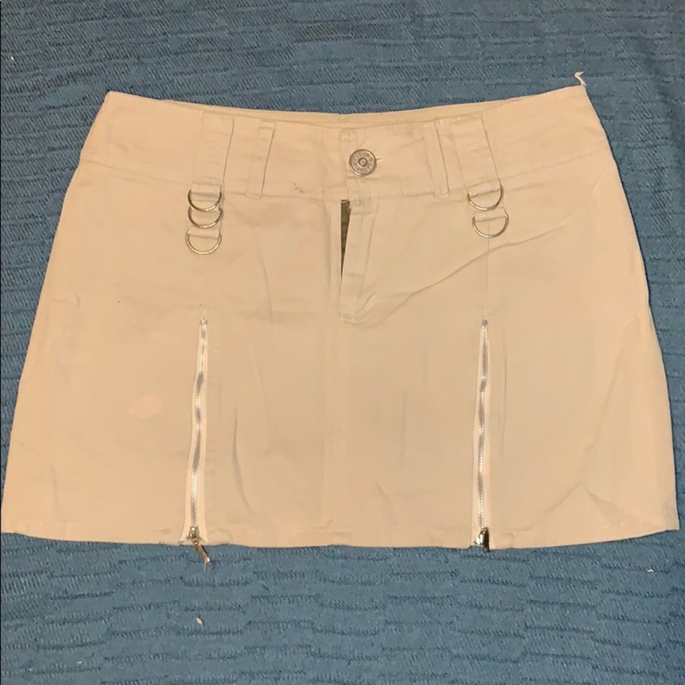 Cute tramps beige skirt
